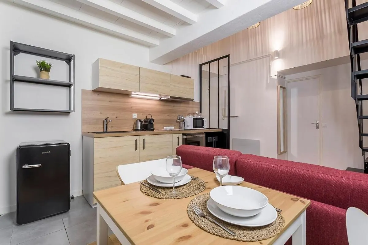 Chardonnet - Appartement 2beapart Lyon 0*,  France
